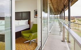 Lingfield Park Marriott Hotel & Country Club